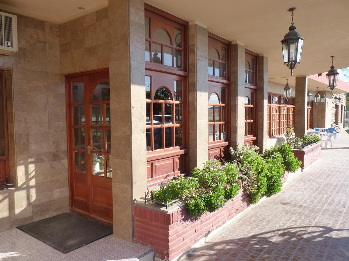 Hotel Quelu Leufu Ріо-Колорадо Екстер'єр фото